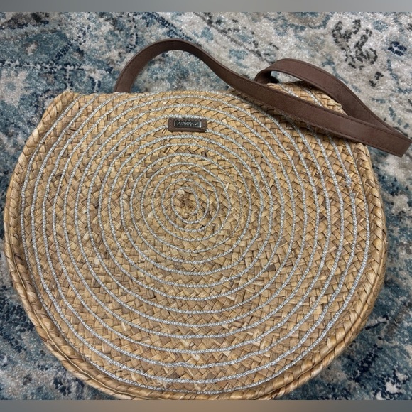 Sun ‘N’ Sand straw bag with silver glitter circles - Picture 1 of 11